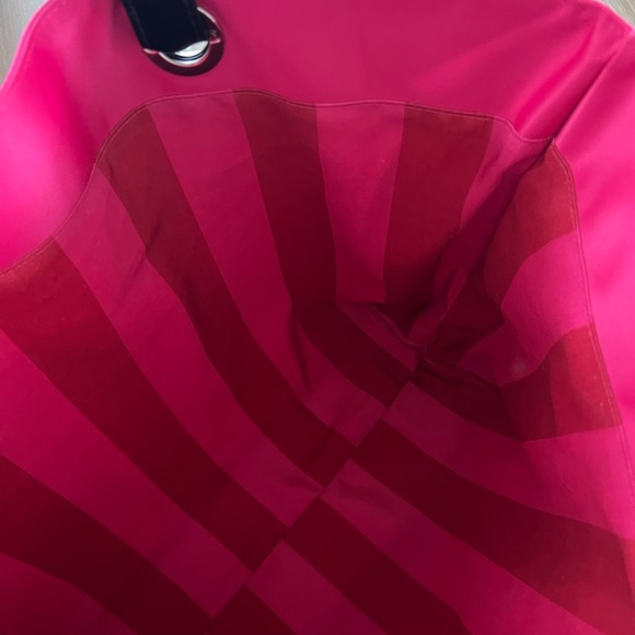 VICTORIA’S SECRET TOTE/BEACH BAG - Picture 2 of 2